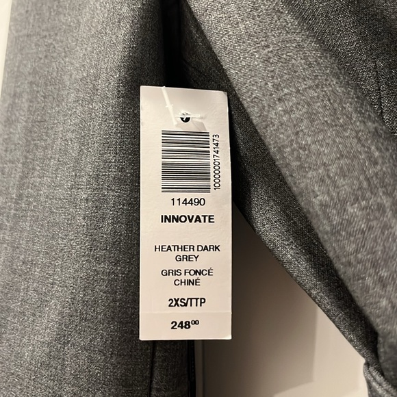 NWT Aritzia Babaton Innovate Blazer - Picture 2 of 2